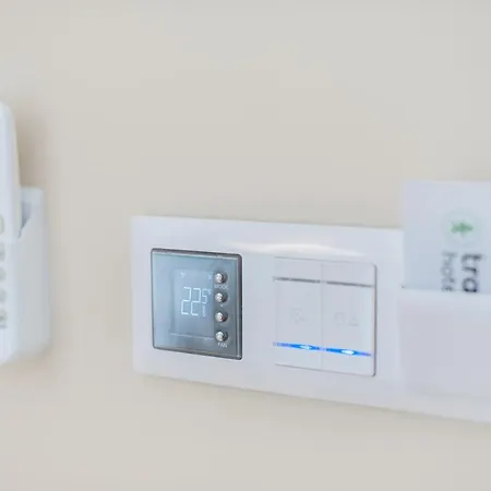 Hotel Traffic Stare 2*