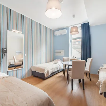 Traffic Stare Hotel 2*