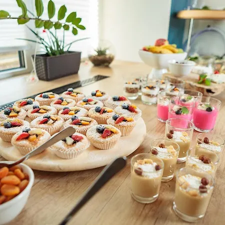 Hotel Traffic Stare 2*