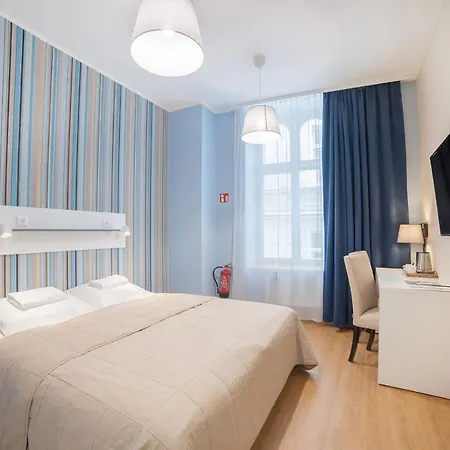 Traffic Stare Hotel Vratislav