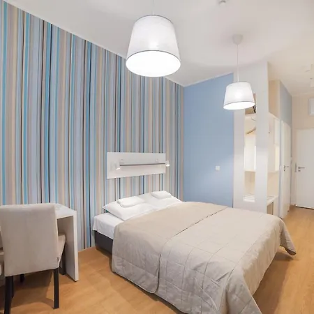 Traffic Stare Hotel 2*