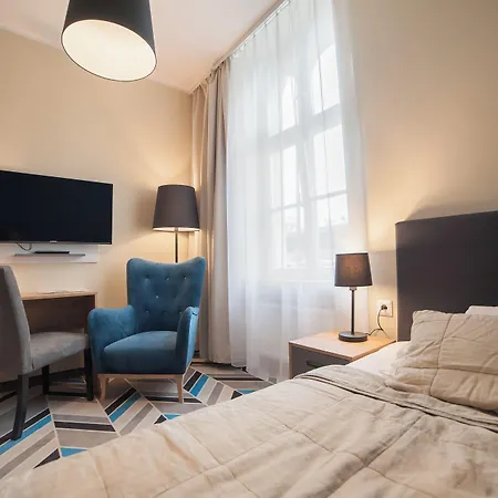 Traffic Stare Hotel Vratislav