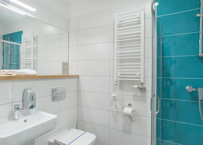 Traffic Stare فندق 2*