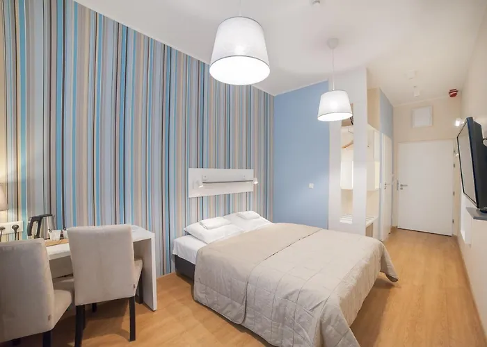 Traffic Stare Hotel 2*