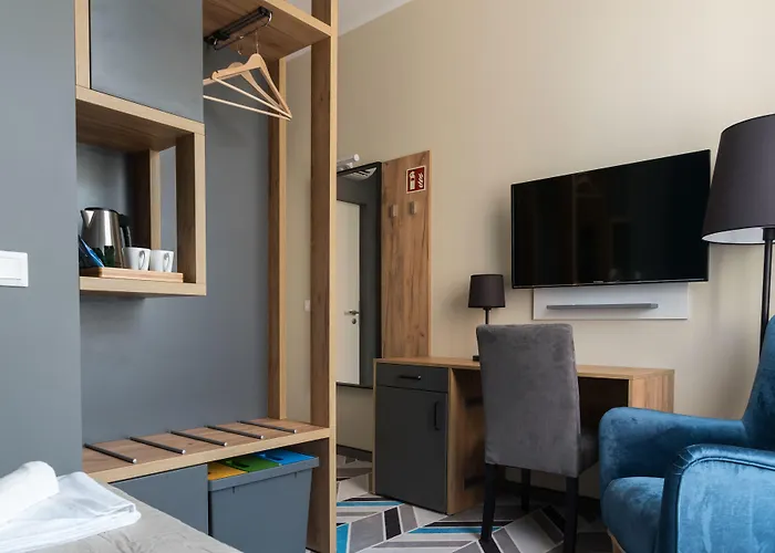 Traffic Stare Hotel 2*